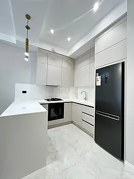 Satılır 2 otaqlı mənzil 81 m²