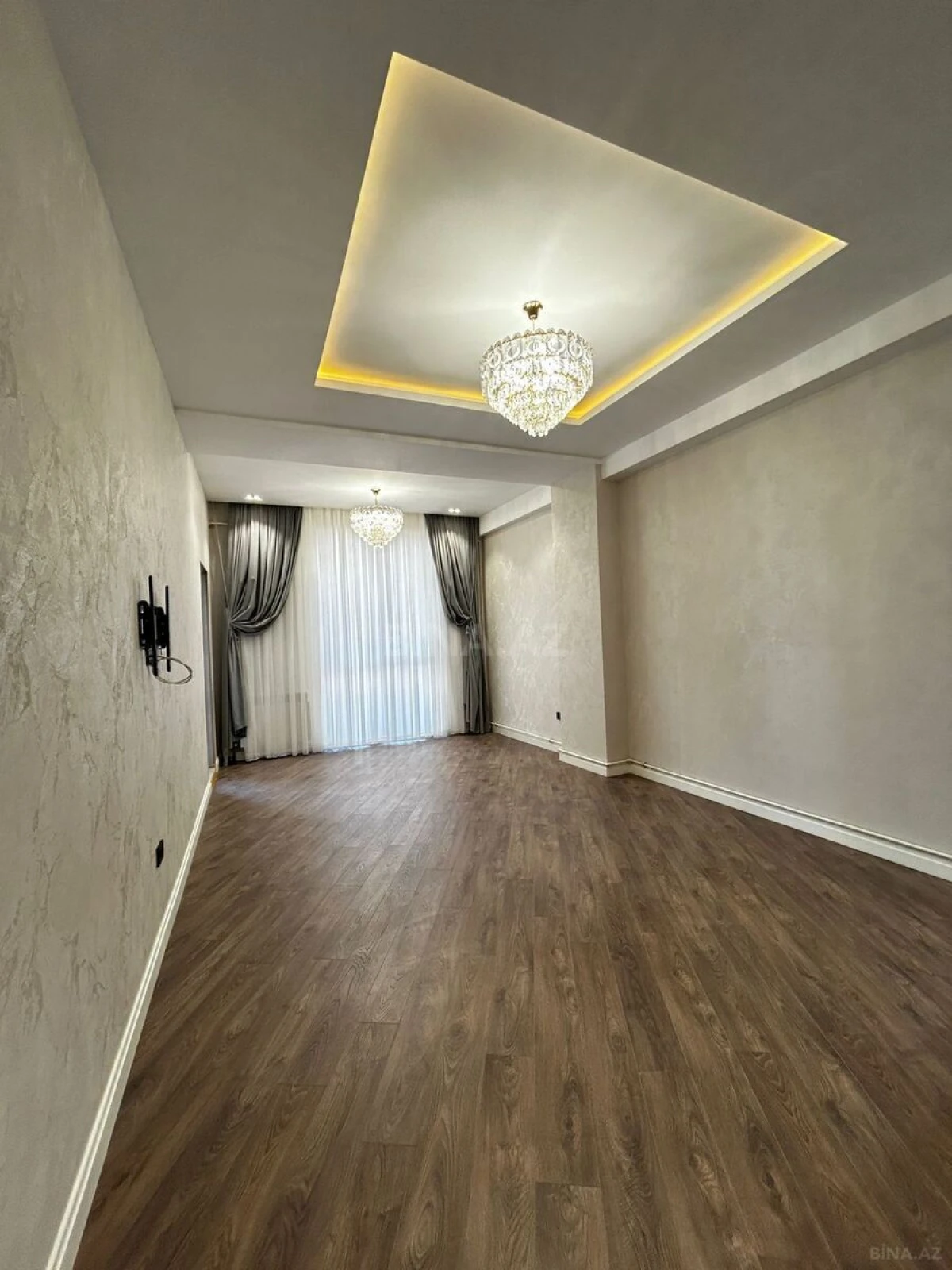 Satılır 2 otaqlı mənzil 81 m²