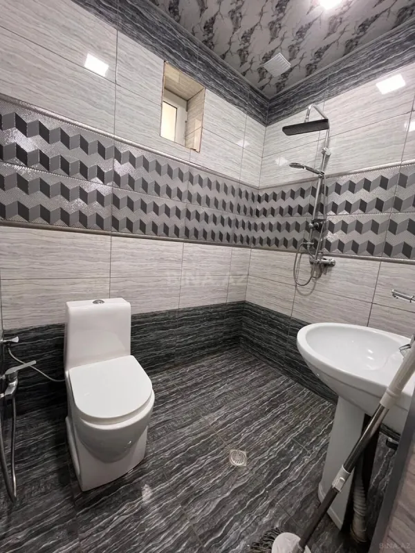 Satılır 6 otaqlı həyət evi 270 m²