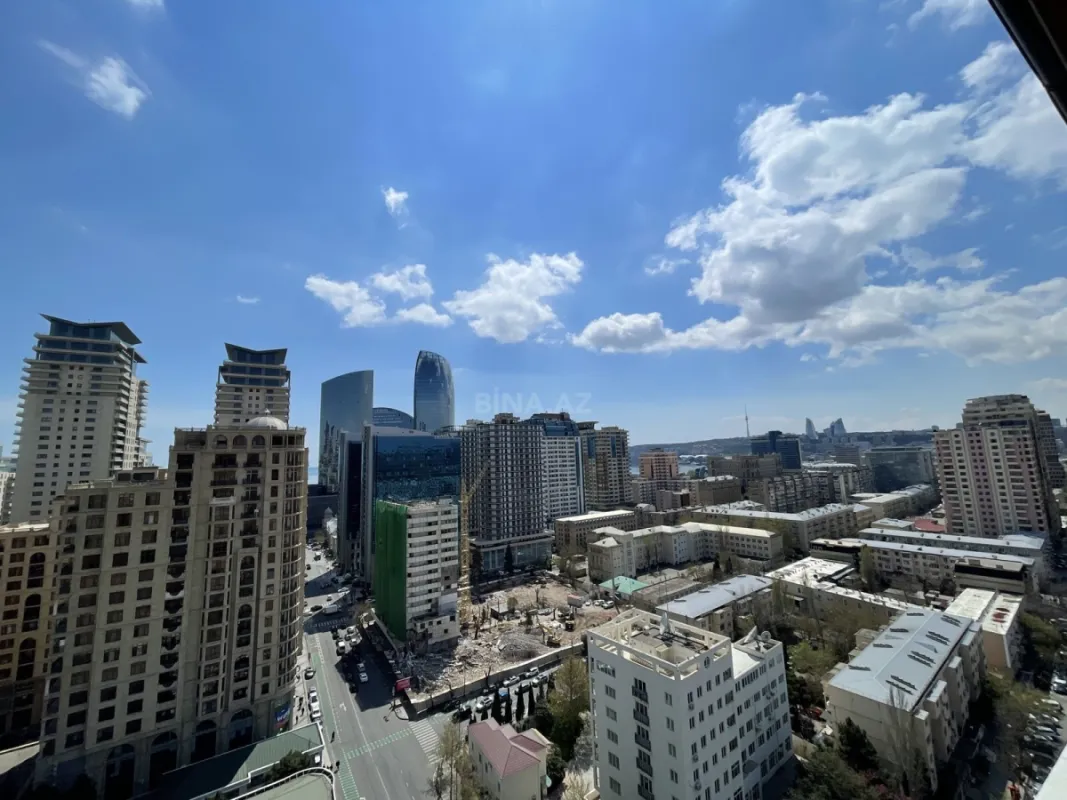 Kirayə verilir 3 otaqlı mənzil 135 m²