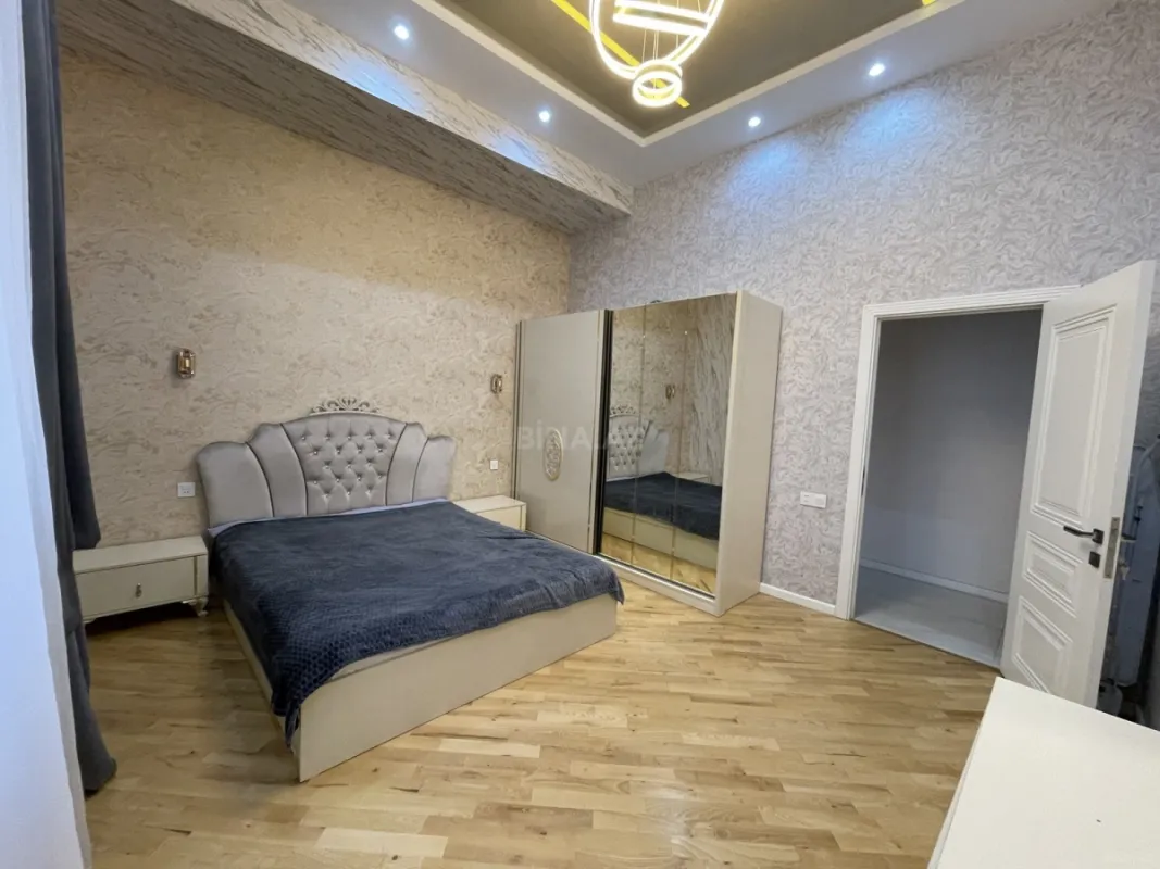 Kirayə verilir 3 otaqlı mənzil 135 m²