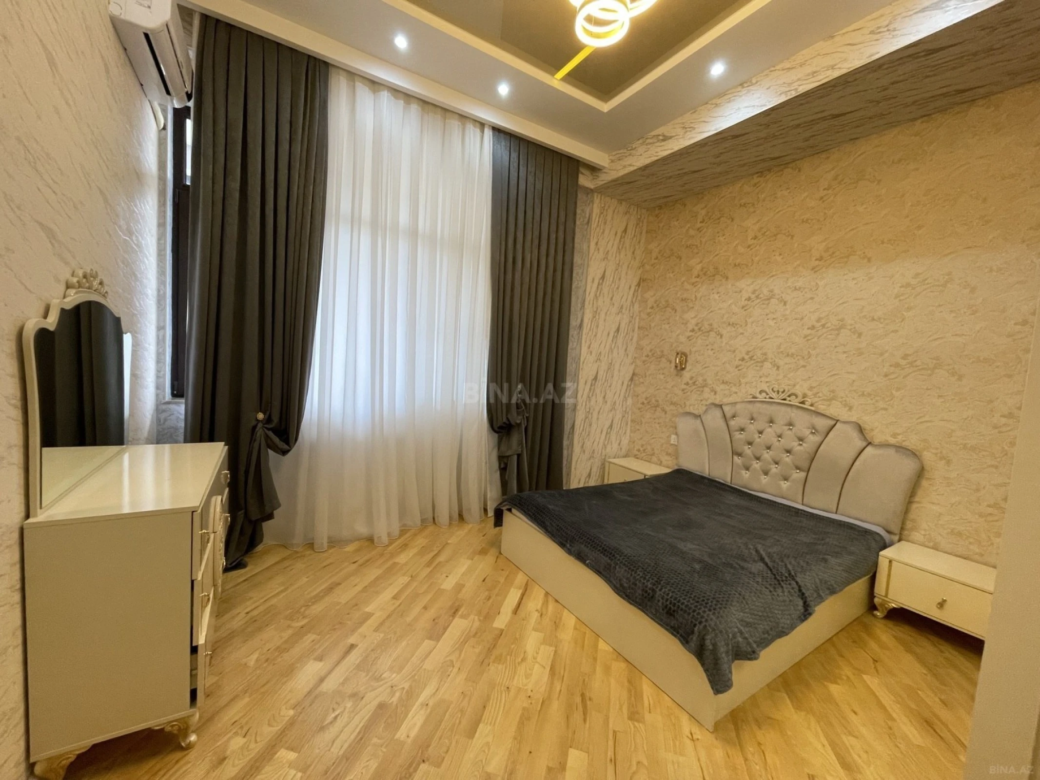 Kirayə verilir 3 otaqlı mənzil 135 m²