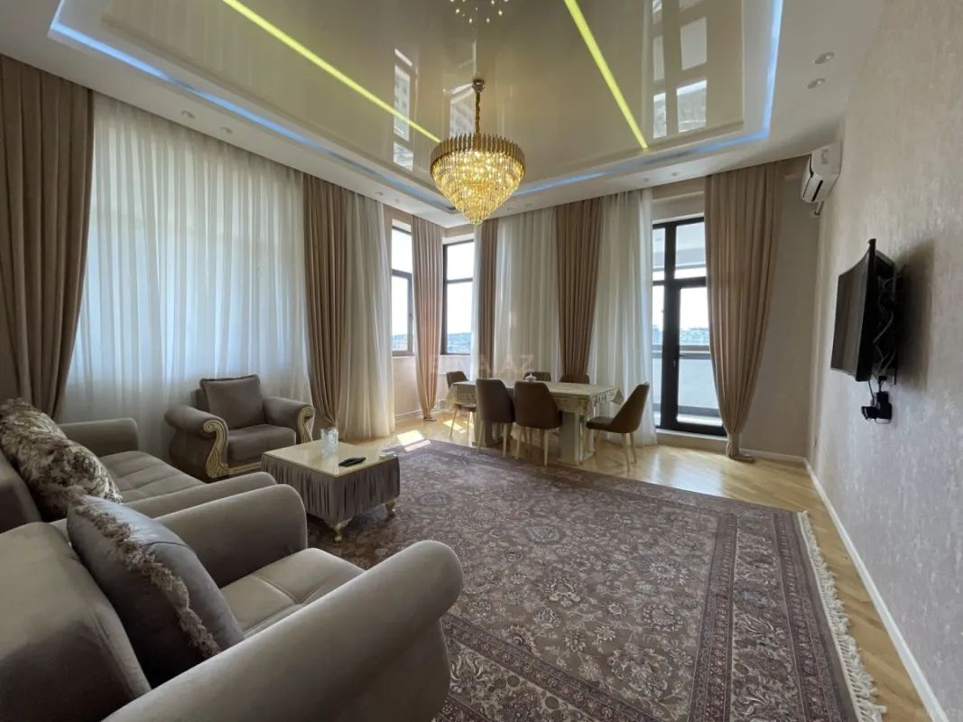 Kirayə verilir 3 otaqlı mənzil 135 m²