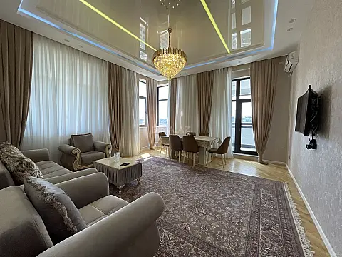 Kirayə verilir 3 otaqlı mənzil 135 m²