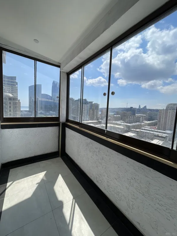 Kirayə verilir 3 otaqlı mənzil 135 m²