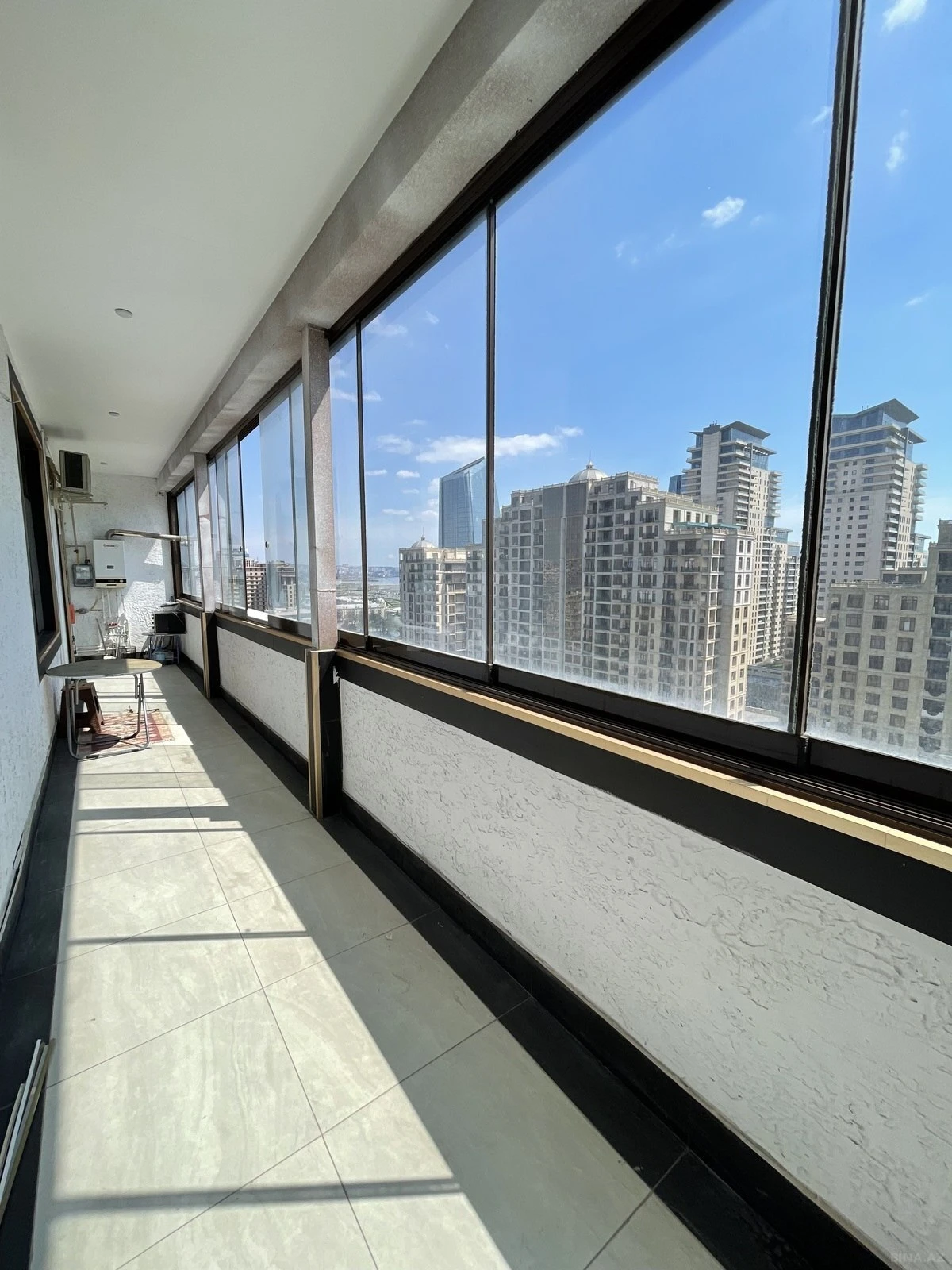 Kirayə verilir 3 otaqlı mənzil 135 m²