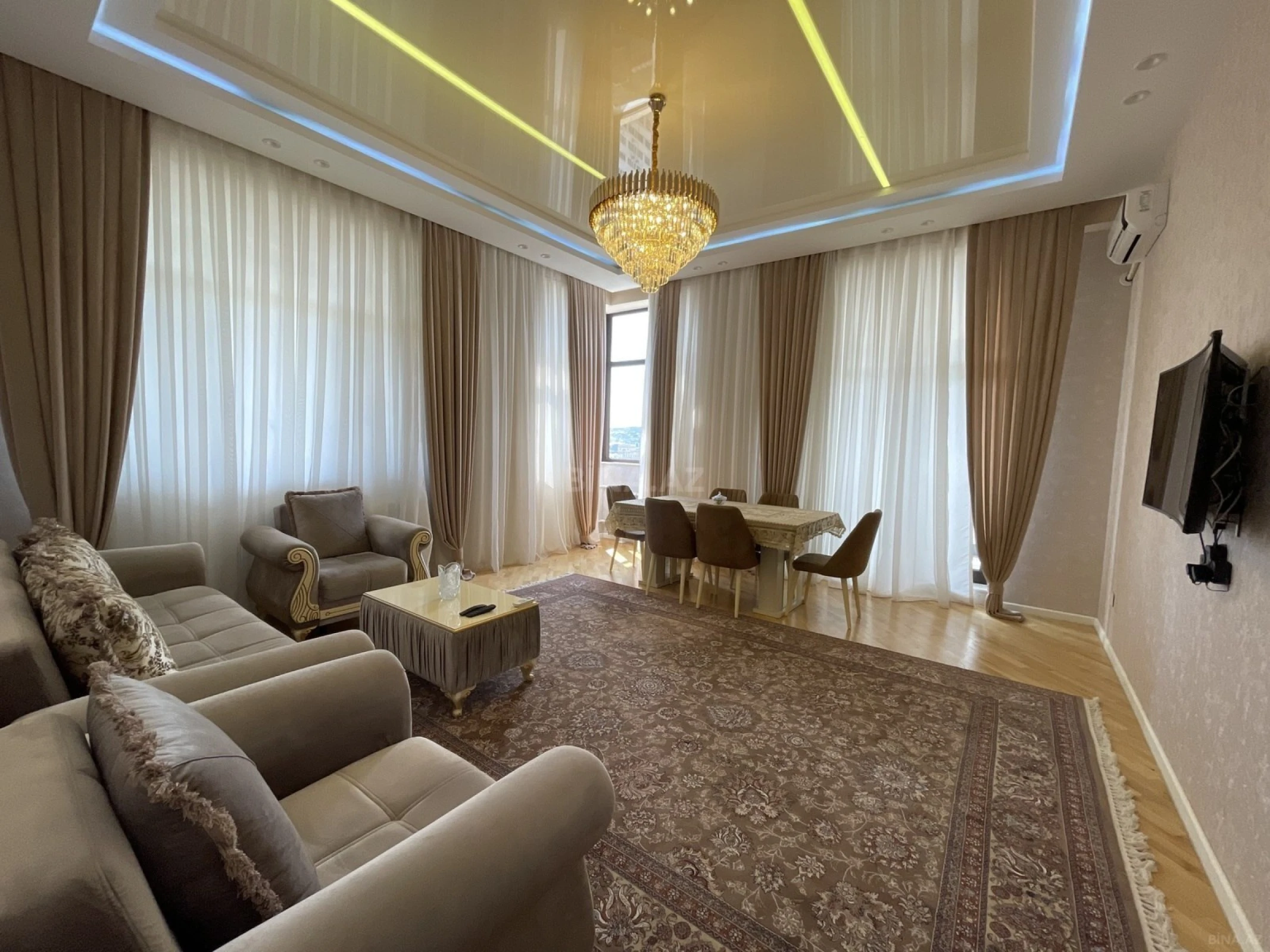Kirayə verilir 3 otaqlı mənzil 135 m²