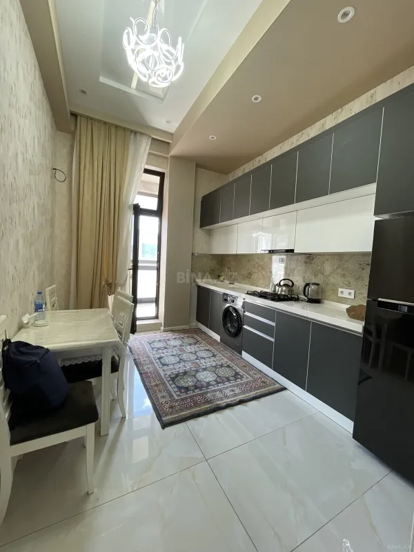 Kirayə verilir 3 otaqlı mənzil 135 m²