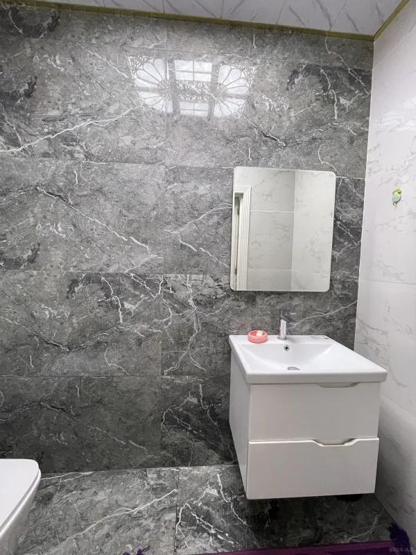 Kirayə verilir 3 otaqlı mənzil 135 m²