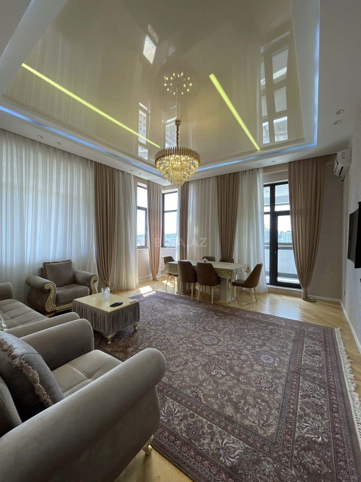 Kirayə verilir 3 otaqlı mənzil 135 m²