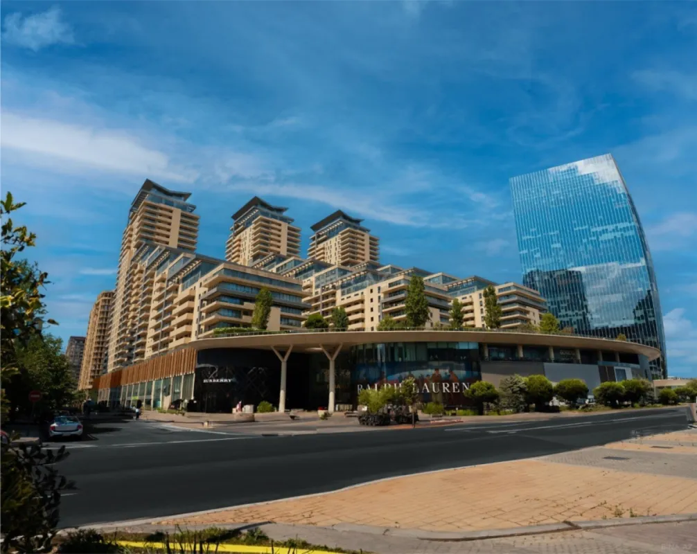 Satılır 4 otaqlı mənzil 175 m²