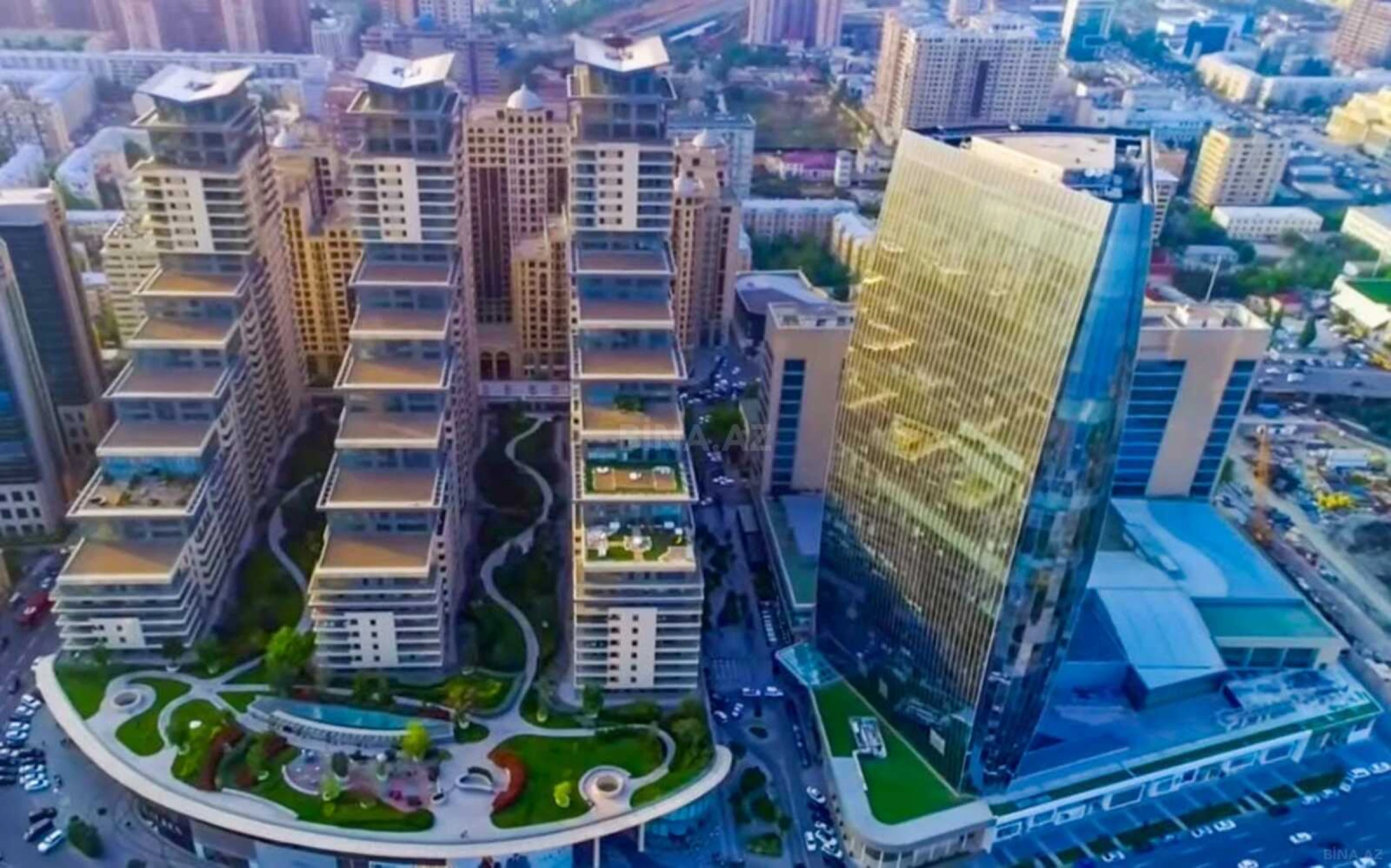 Satılır 4 otaqlı mənzil 175 m²