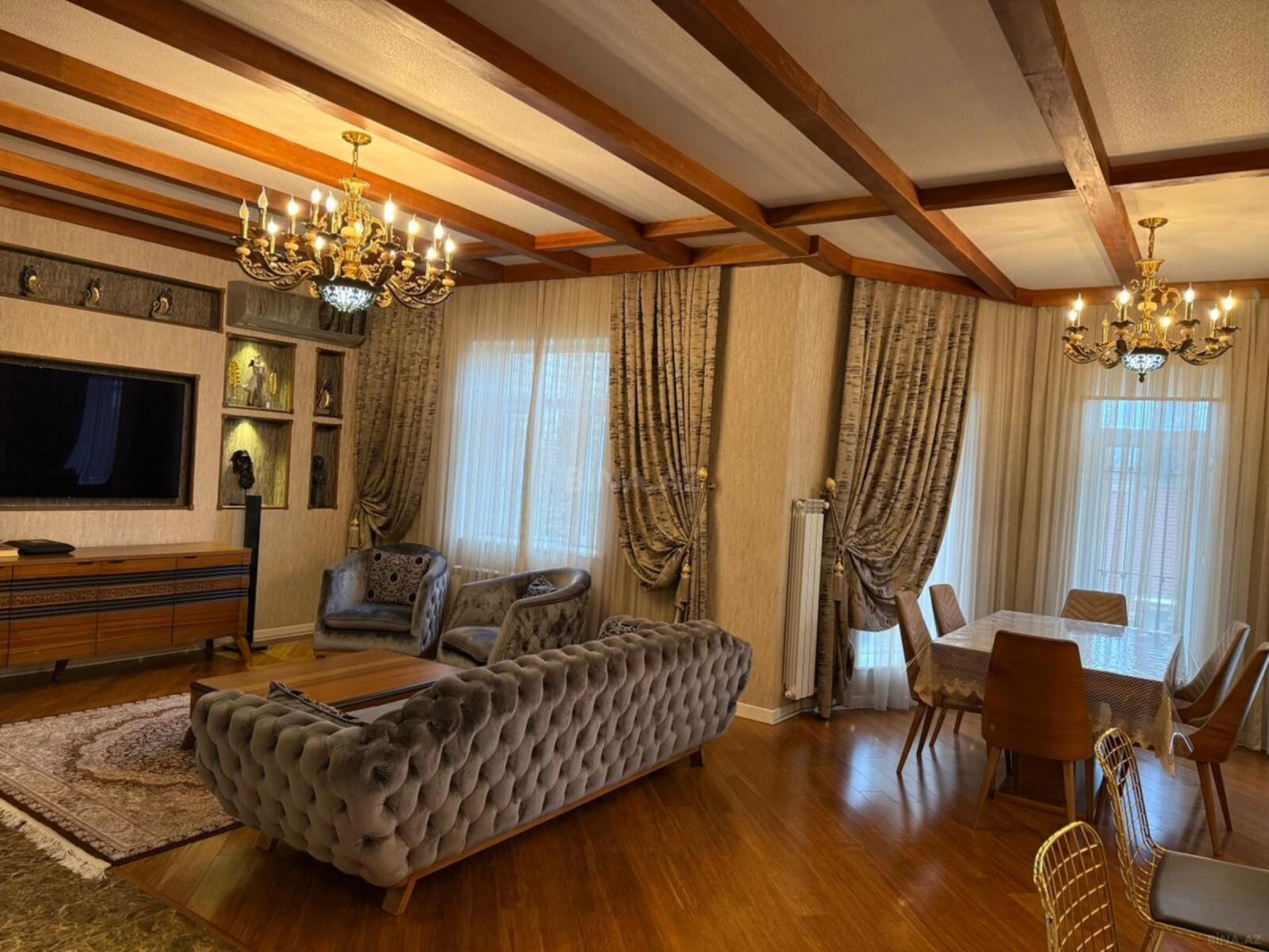 Satılır 7 otaqlı həyət evi 385 m²