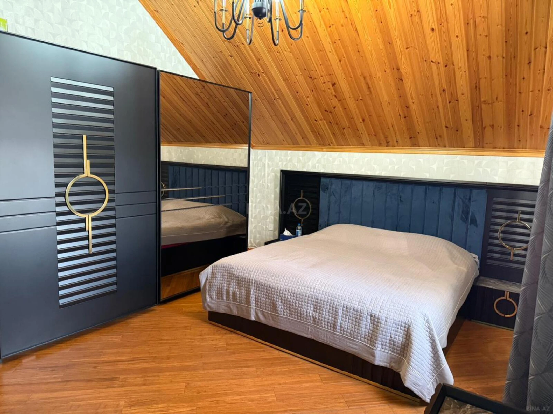 Satılır 7 otaqlı həyət evi 385 m²