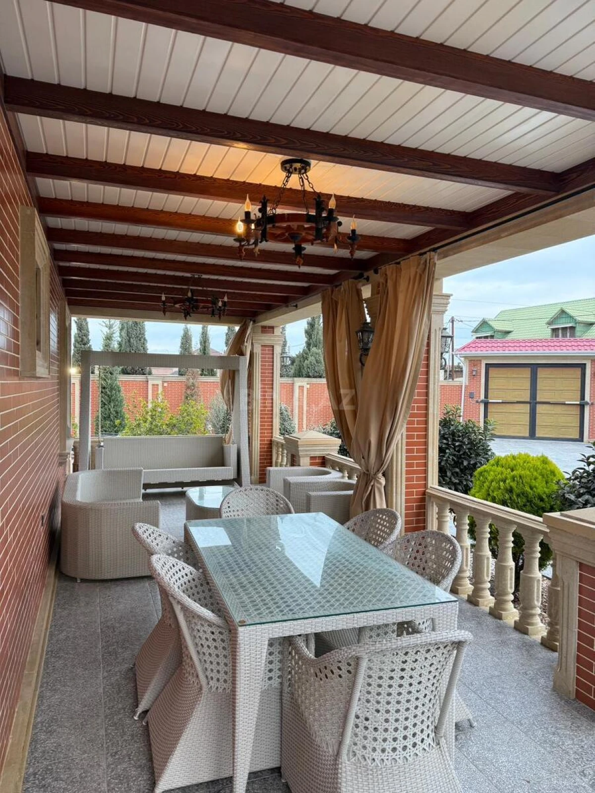 Satılır 7 otaqlı həyət evi 385 m²