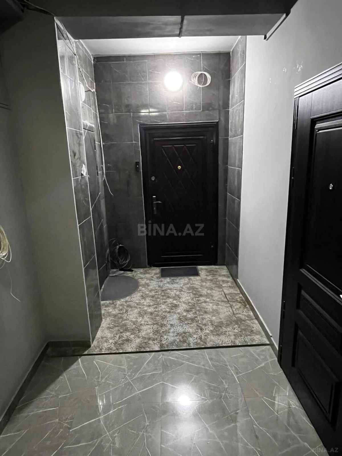 Satılır 2 otaqlı mənzil 82 m²