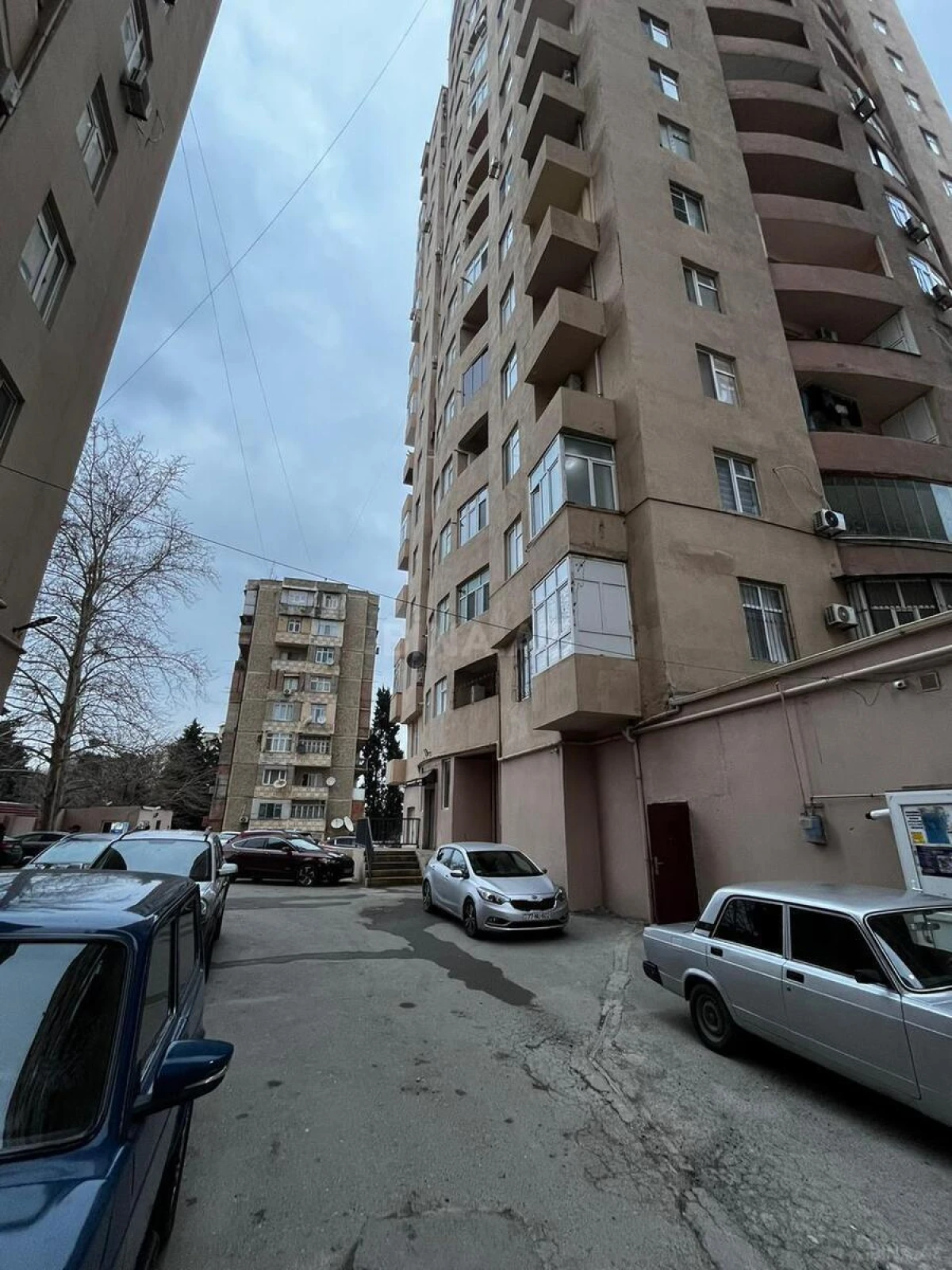 Satılır 2 otaqlı mənzil 82 m²