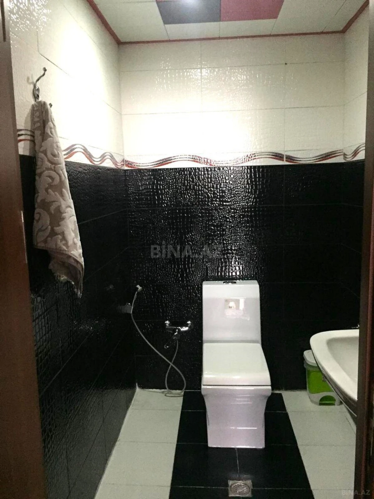 Satılır 2 otaqlı mənzil 109 m²