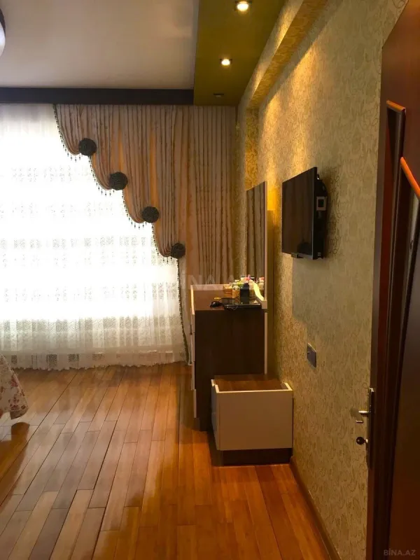 Satılır 2 otaqlı mənzil 109 m²