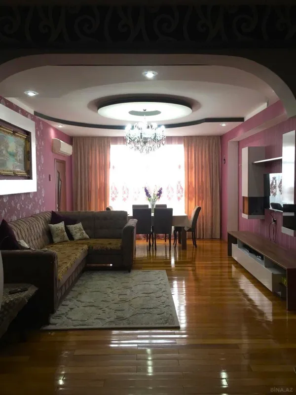 Satılır 2 otaqlı mənzil 109 m²