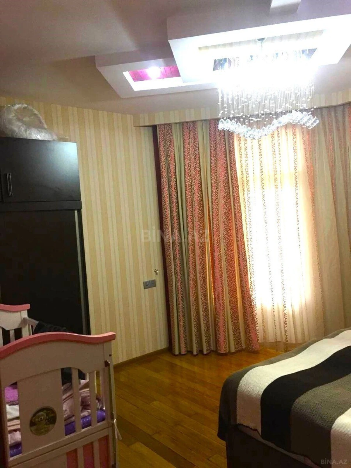 Satılır 2 otaqlı mənzil 109 m²