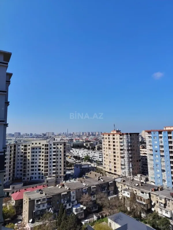 Satılır 4 otaqlı mənzil 135 m²