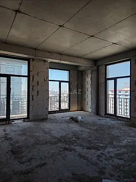 Satılır 4 otaqlı mənzil 135 m²