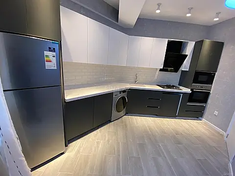 Kirayə verilir 2 otaqlı mənzil 95.2 m²