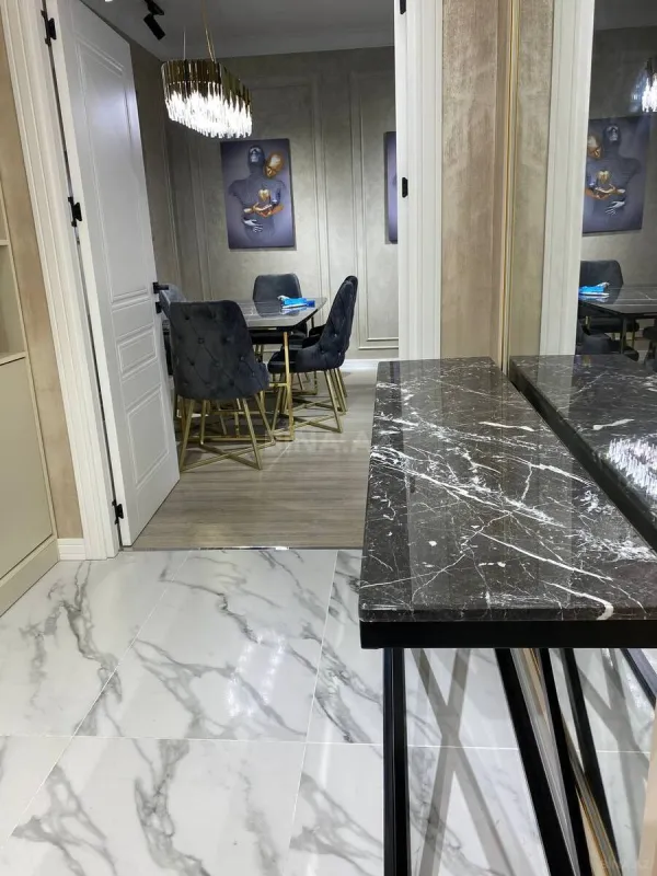 Kirayə verilir 2 otaqlı mənzil 106.5 m²