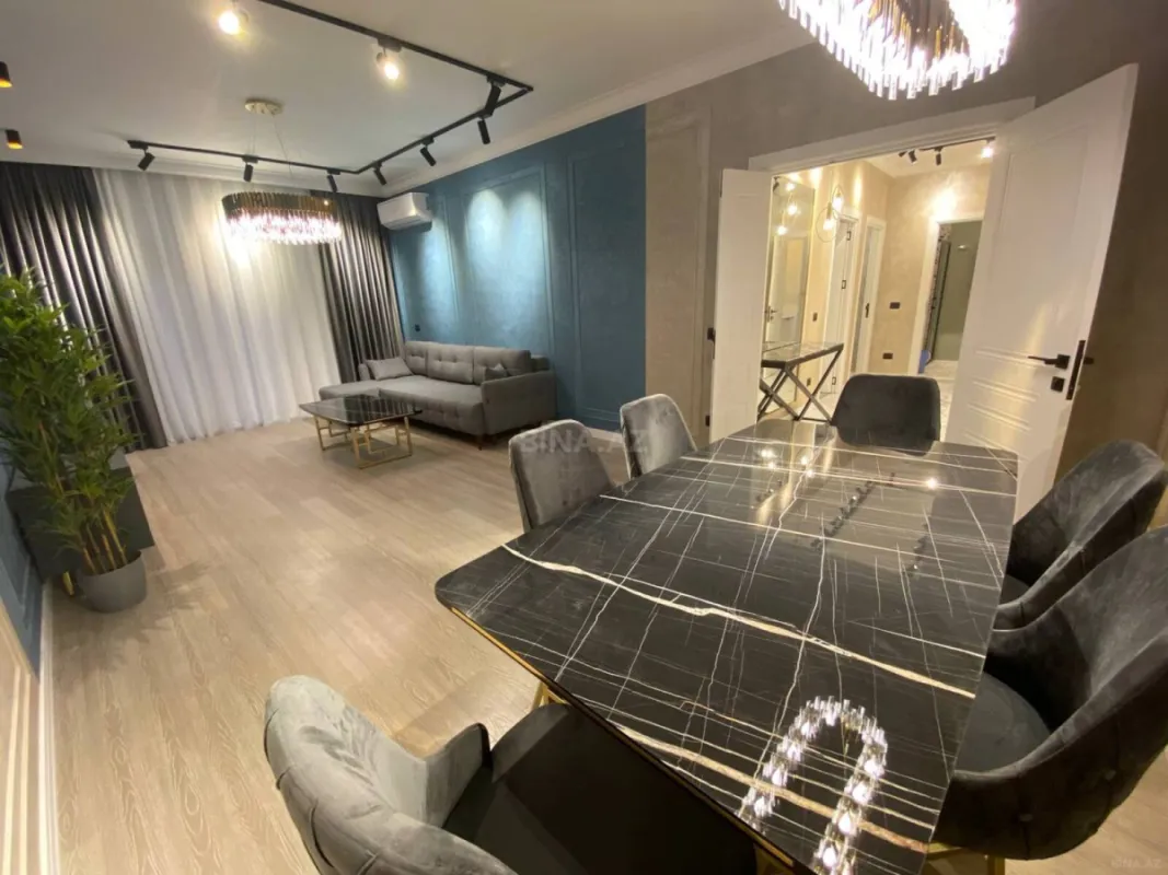 Kirayə verilir 2 otaqlı mənzil 106.5 m²