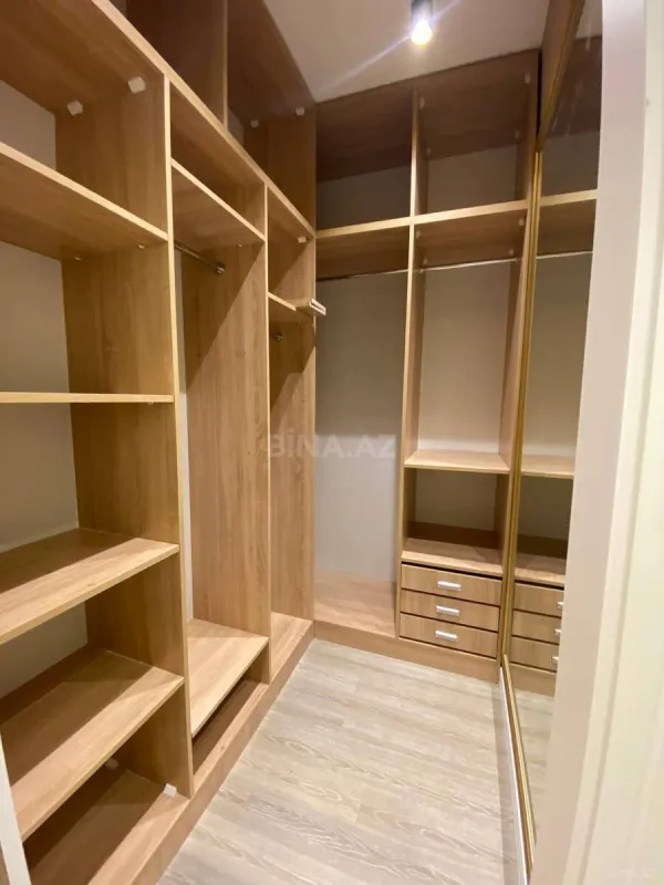 Kirayə verilir 2 otaqlı mənzil 106.5 m²