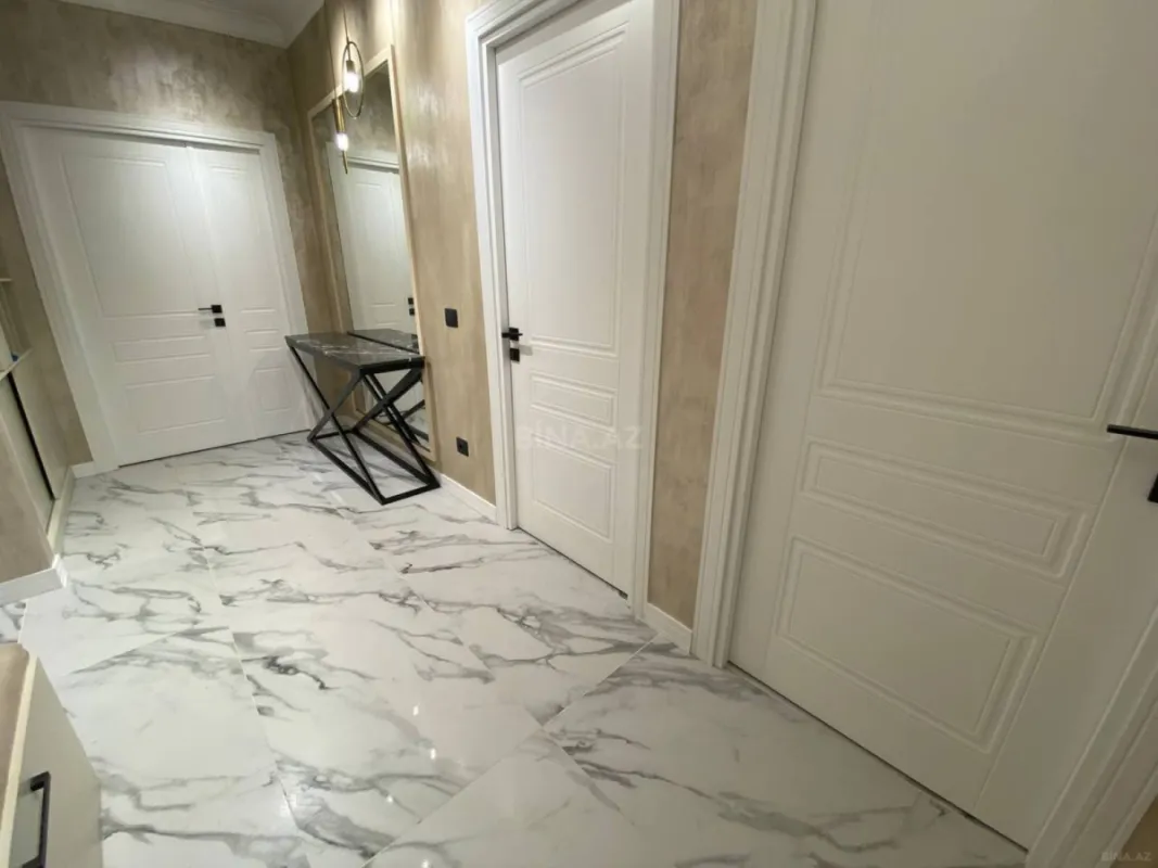 Kirayə verilir 2 otaqlı mənzil 106.5 m²