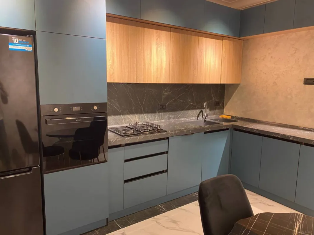 Kirayə verilir 2 otaqlı mənzil 106.5 m²