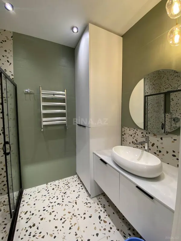 Kirayə verilir 2 otaqlı mənzil 106.5 m²