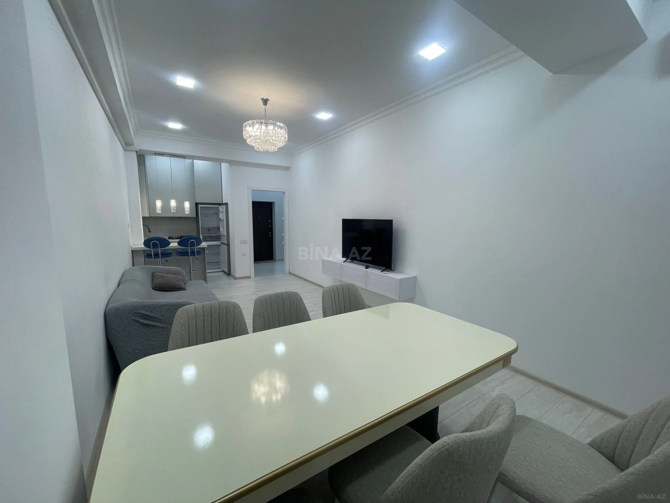 Kirayə verilir 2 otaqlı mənzil 66 m²