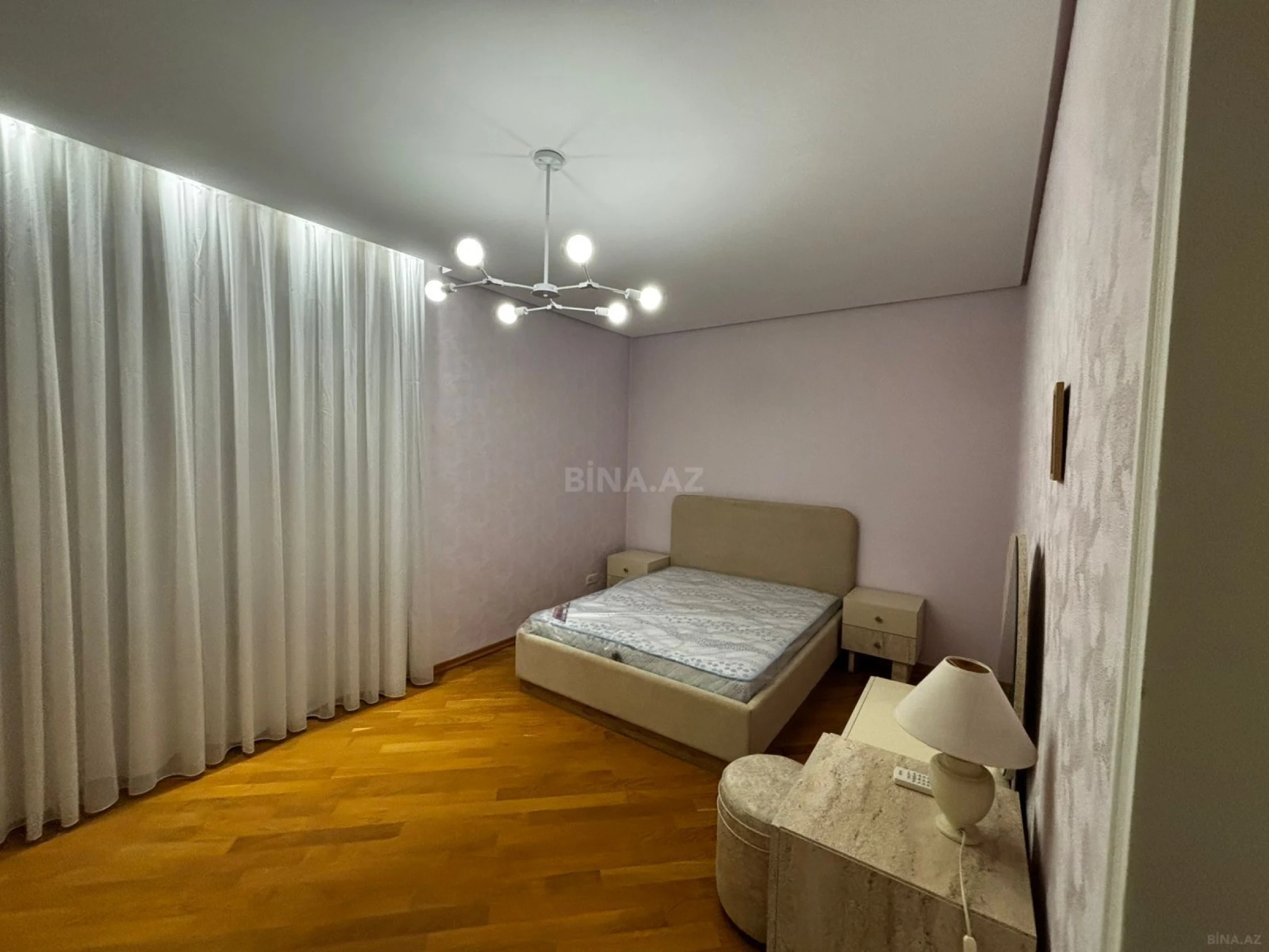 Kirayə verilir 6 otaqlı mənzil 330 m²