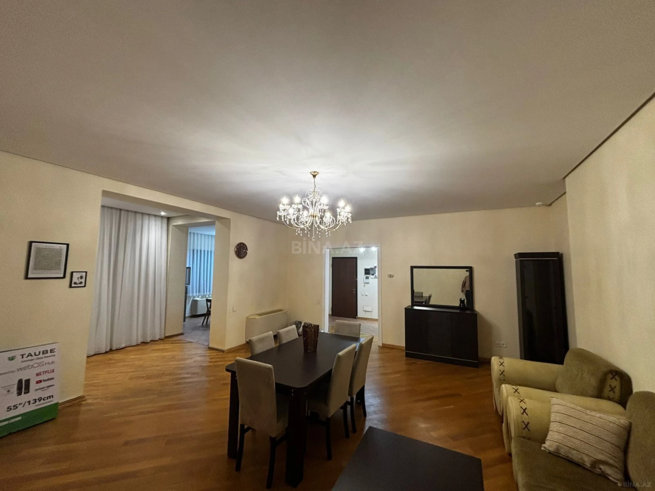 Kirayə verilir 6 otaqlı mənzil 330 m²