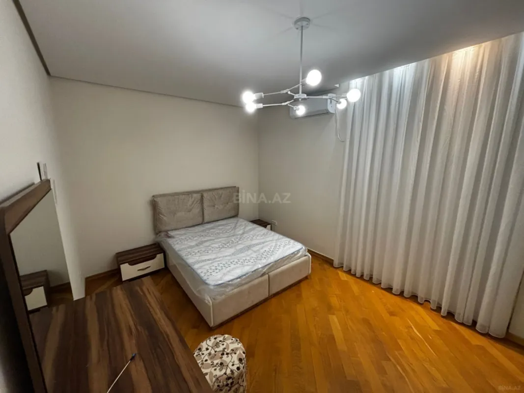 Kirayə verilir 6 otaqlı mənzil 330 m²