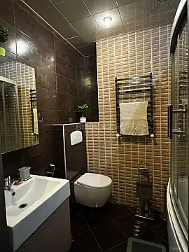 Kirayə verilir 4 otaqlı mənzil 150 m²