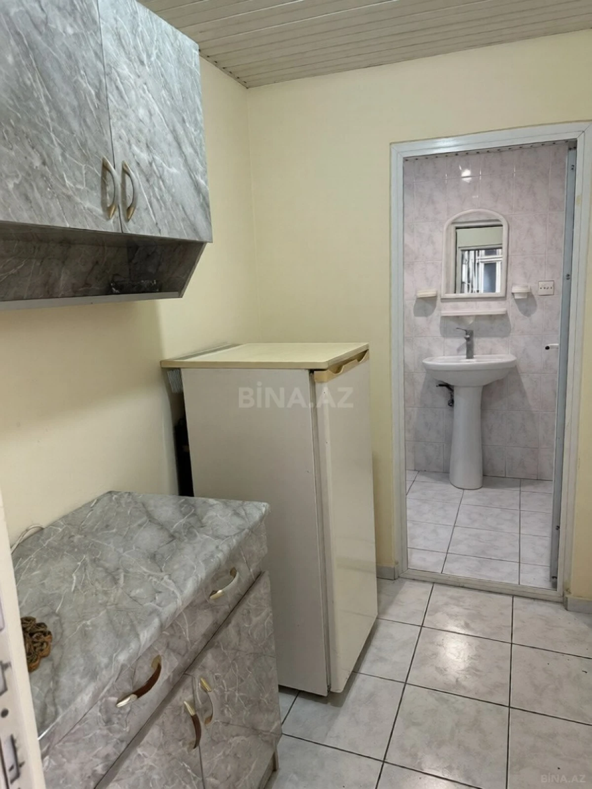 Kirayə verilir 2 otaqlı ofis 75 m²