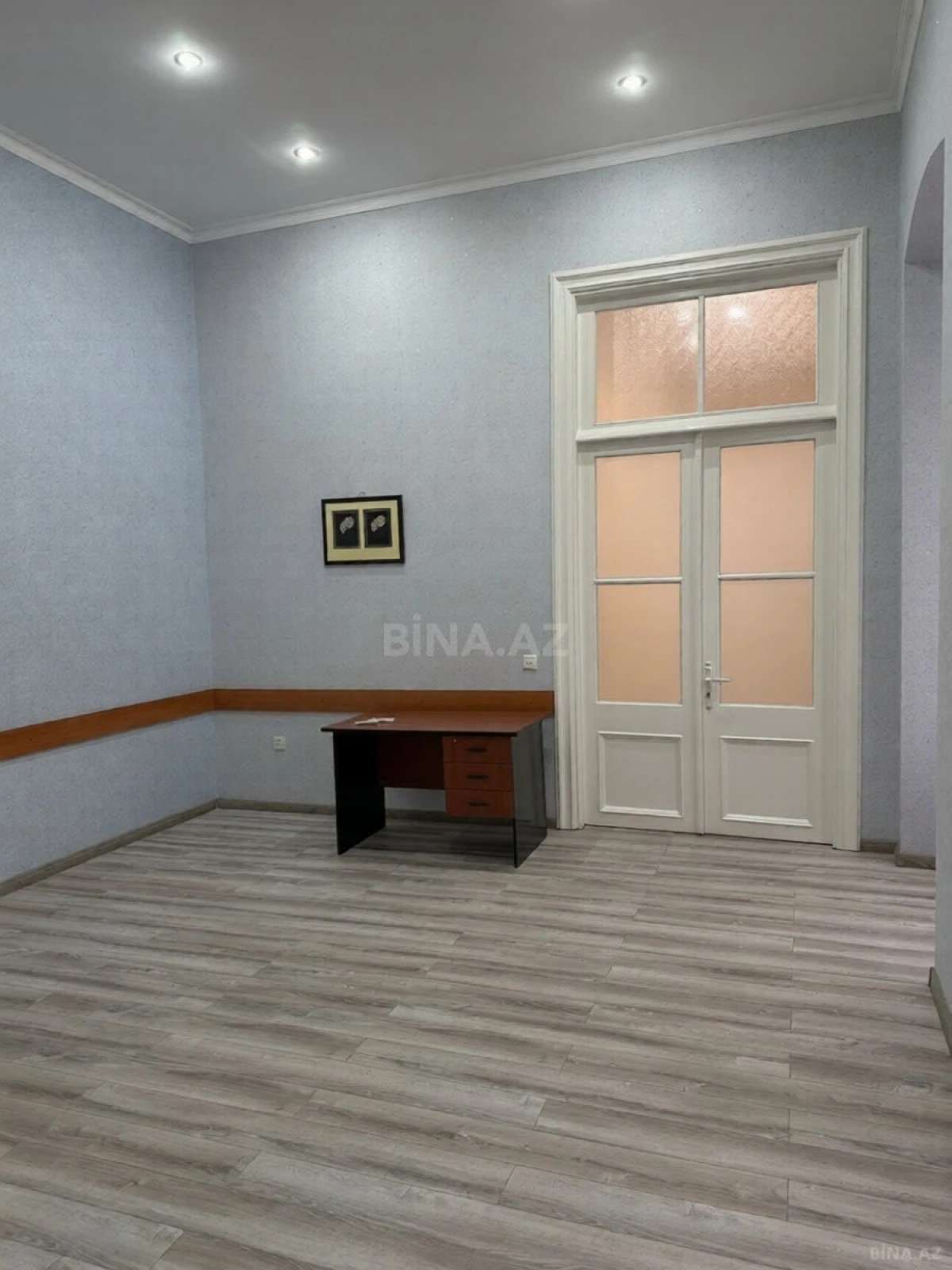 Kirayə verilir 2 otaqlı ofis 75 m²