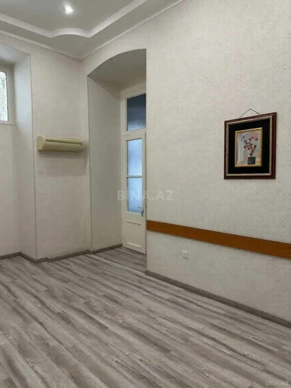 Kirayə verilir 2 otaqlı ofis 75 m²