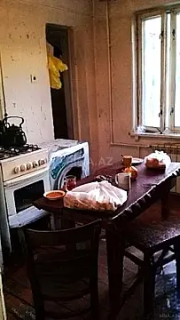 Satılır 5 otaqlı mənzil 100 m²