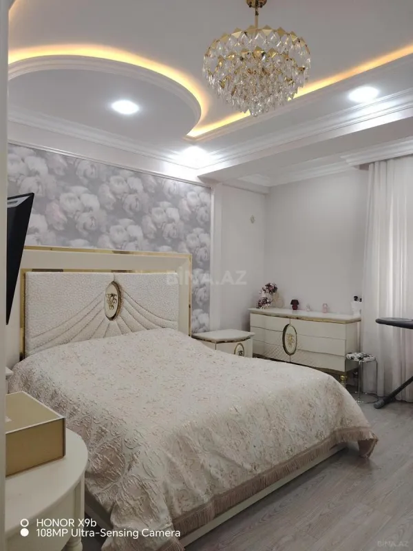 Kirayə verilir 2 otaqlı mənzil 118 m²