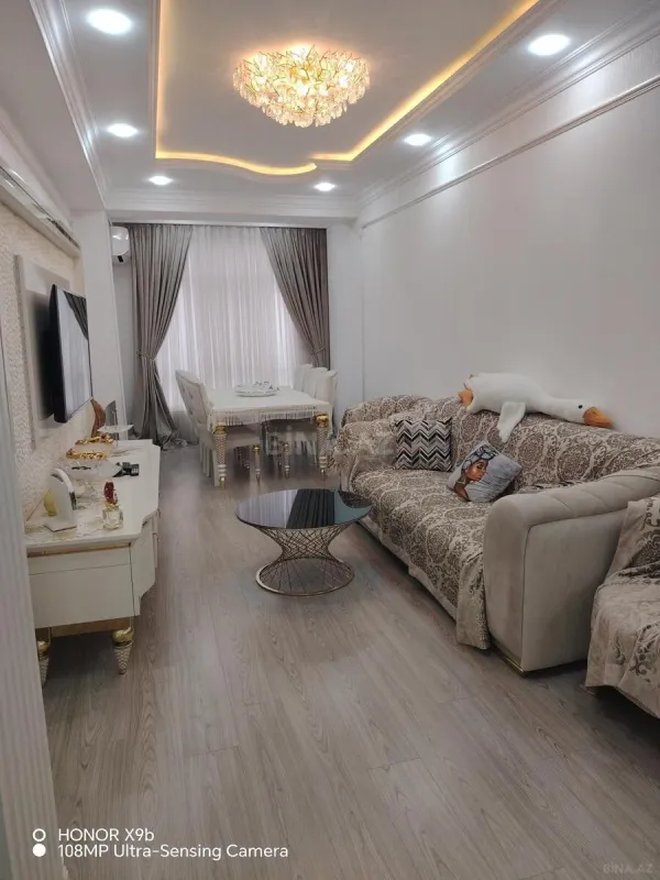 Kirayə verilir 2 otaqlı mənzil 118 m²