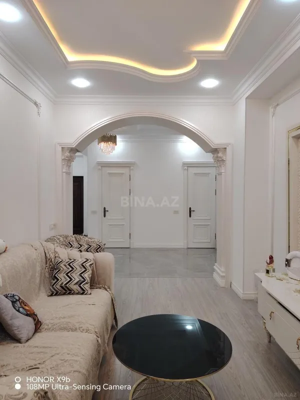 Kirayə verilir 2 otaqlı mənzil 118 m²