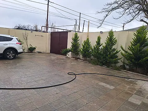 Satılır 5 otaqlı həyət evi 133 m²