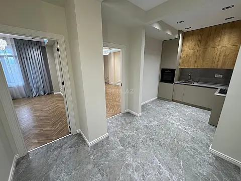 Satılır 2 otaqlı mənzil 80 m²