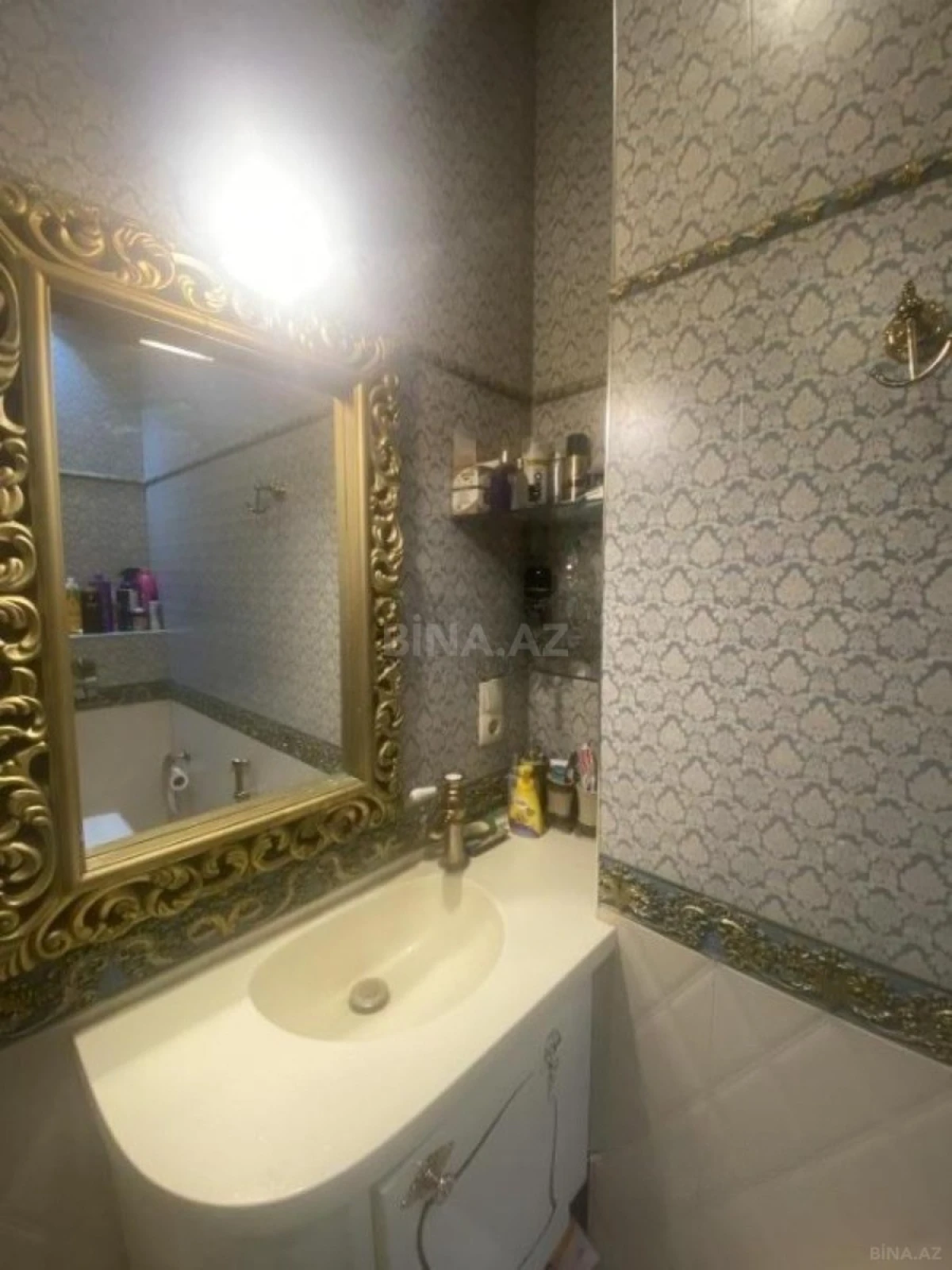 Satılır 3 otaqlı mənzil 136 m²