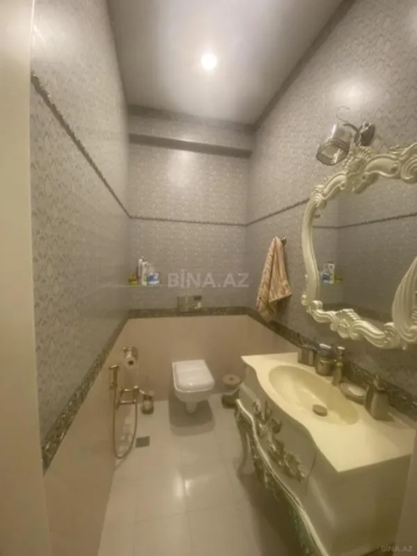 Satılır 3 otaqlı mənzil 136 m²